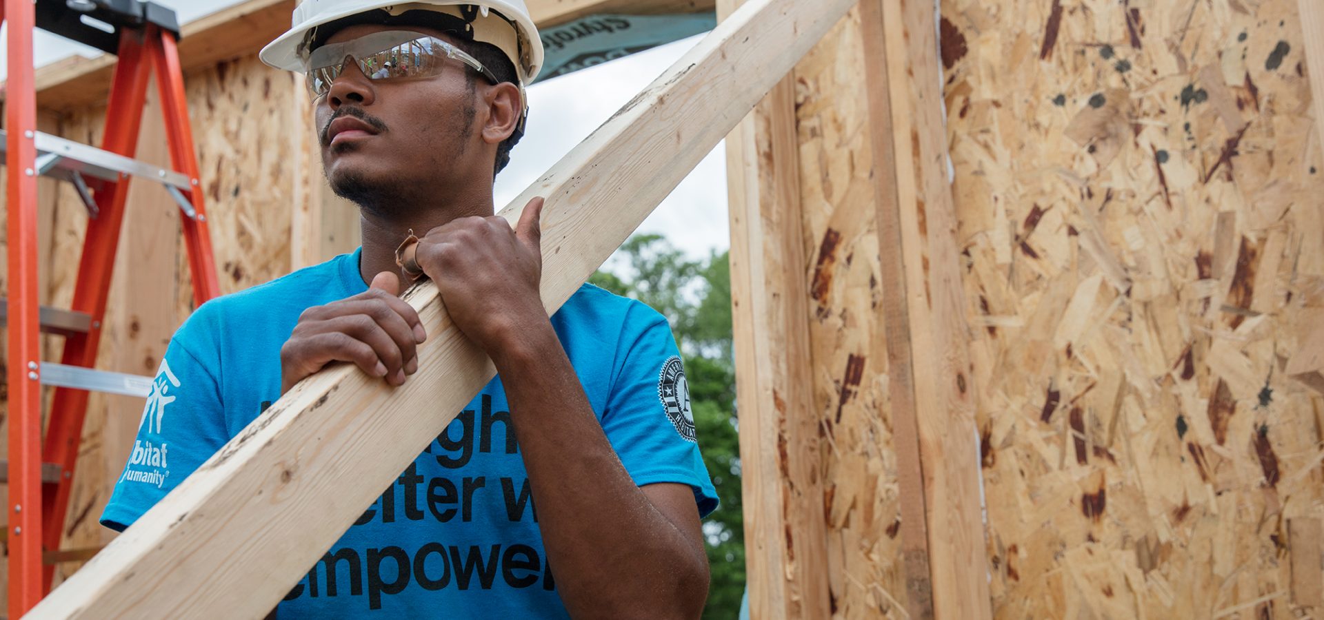DES MOINES, IOWA, USA (05/16/17)- Teryon Smith, an AmeriCorps member, during Habitat for Humanity’s AmeriCorps Build-a-Thon in Des Moines, Iowa. ©Habitat for Humanity International/Jason Asteros